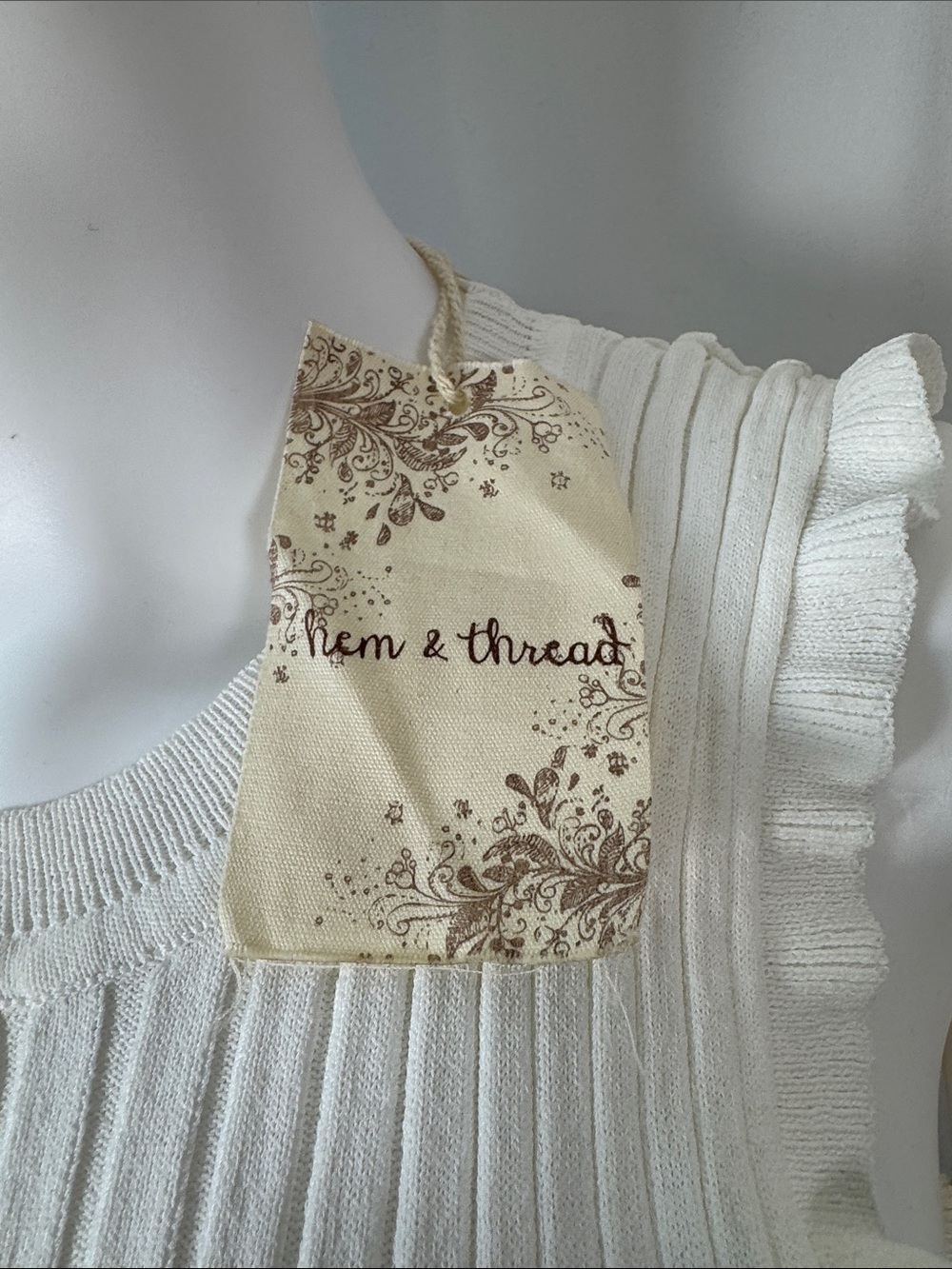 NWT Hem & Thread Ivory Ribbed Ruffle Knit Tank Top Medium - Picture 2 of 10